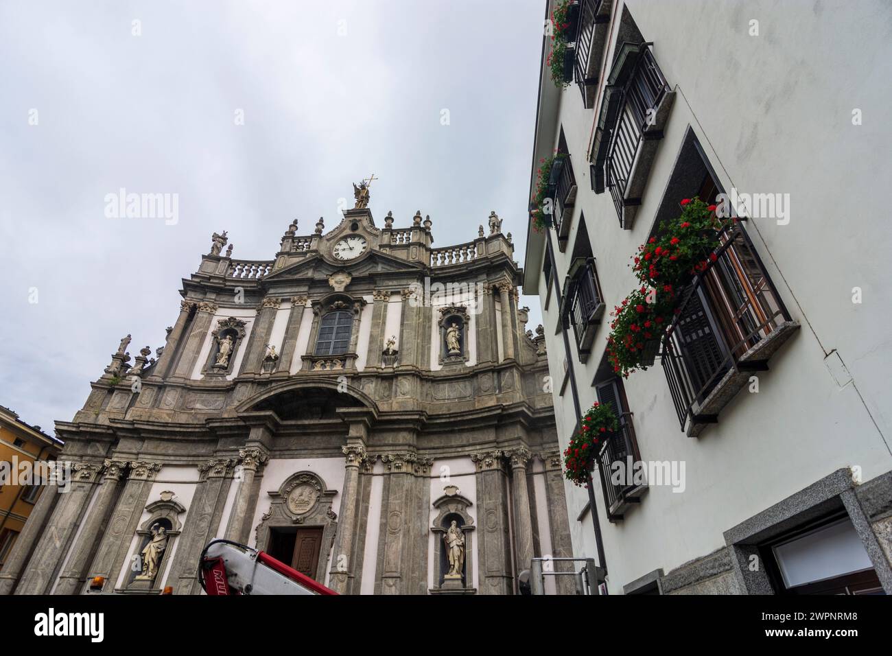 Morbegno, iglesia San Giovanni Battista en Sondrio, Lombardia / Lombardía, Italia Foto de stock