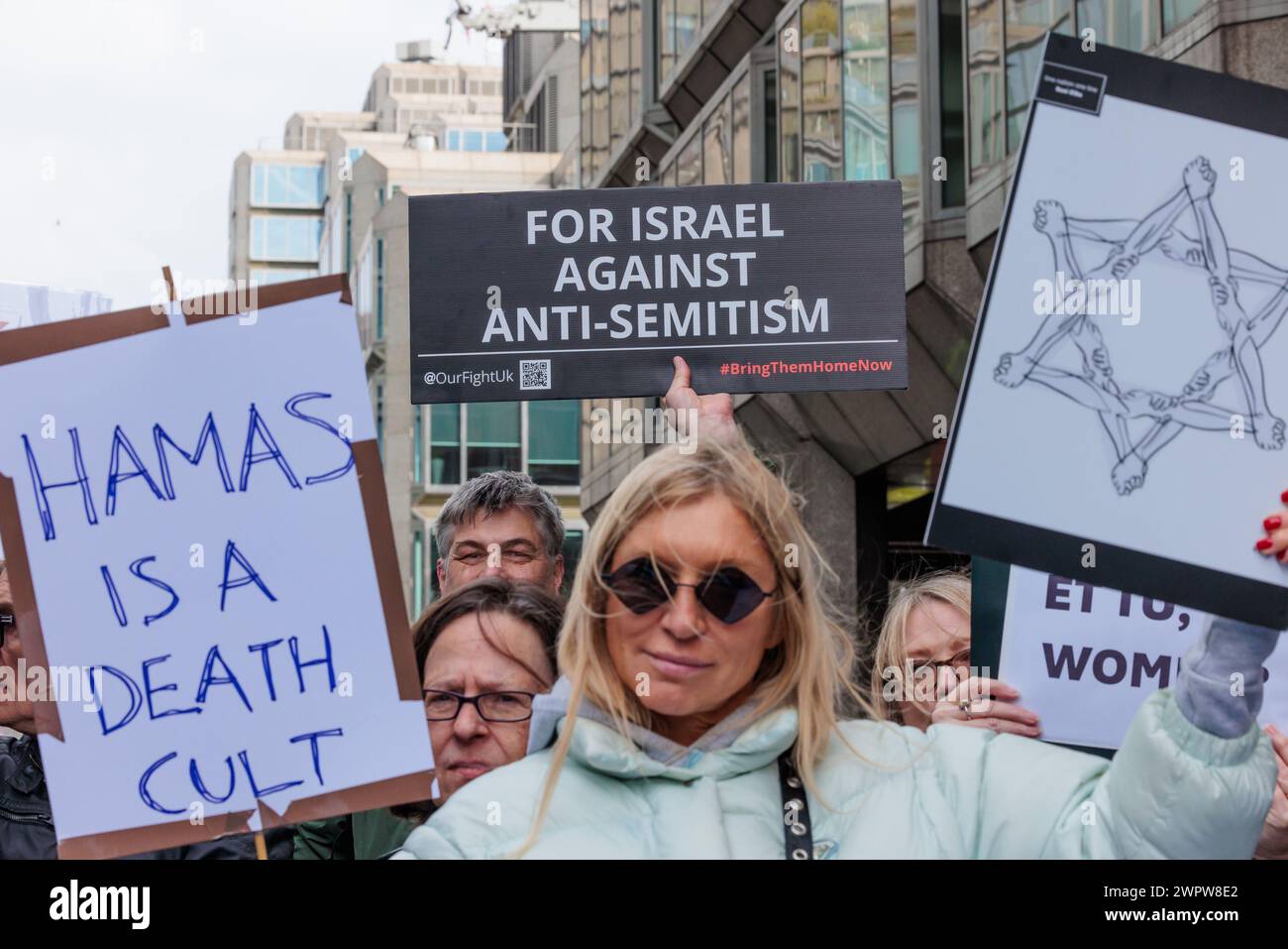 Victoria, Londres, Reino Unido. 9 de marzo de 2024. Por primera vez, se está llevando a cabo una contraprotesta formal en el centro de Londres. En respuesta a cinco meses de marchas pro-palestinas casi semanales, que han sido promovidos como pacíficos, pero han hecho del centro de Londres un área intimidante de exclusión para los judíos y muchos otros, un colectivo de residentes británicos preocupados y ciudadanos de todas las religiones, están unidos contra el creciente odio en las calles de Londres. Foto de Amanda Rose/Alamy Live News Foto de stock