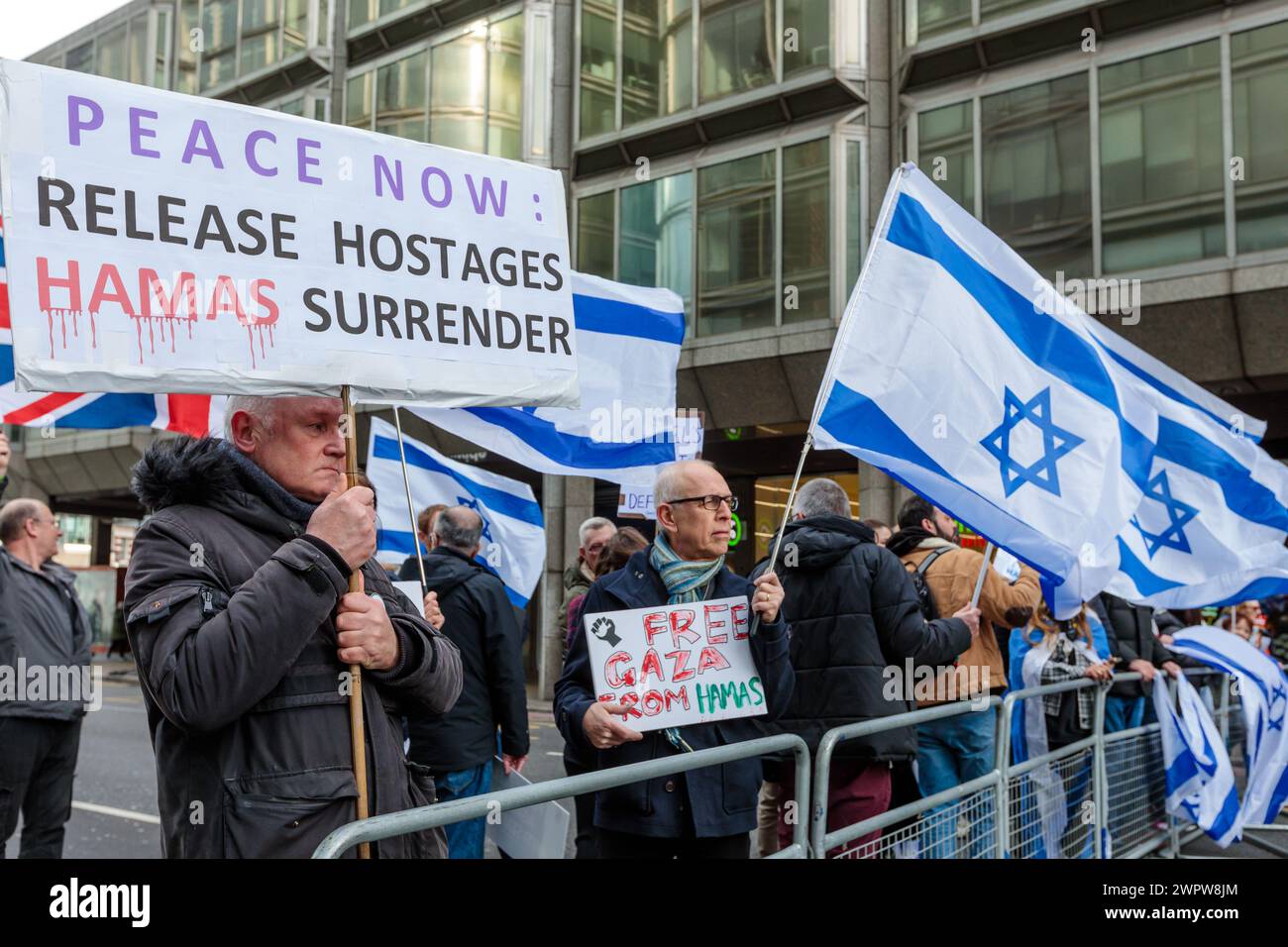 Victoria, Londres, Reino Unido. 9 de marzo de 2024. Por primera vez, se está llevando a cabo una contraprotesta formal en el centro de Londres. En respuesta a cinco meses de marchas pro-palestinas casi semanales, que han sido promovidos como pacíficos, pero han hecho del centro de Londres un área intimidante de exclusión para los judíos y muchos otros, un colectivo de residentes británicos preocupados y ciudadanos de todas las religiones, están unidos contra el creciente odio en las calles de Londres. Foto de Amanda Rose/Alamy Live News Foto de stock