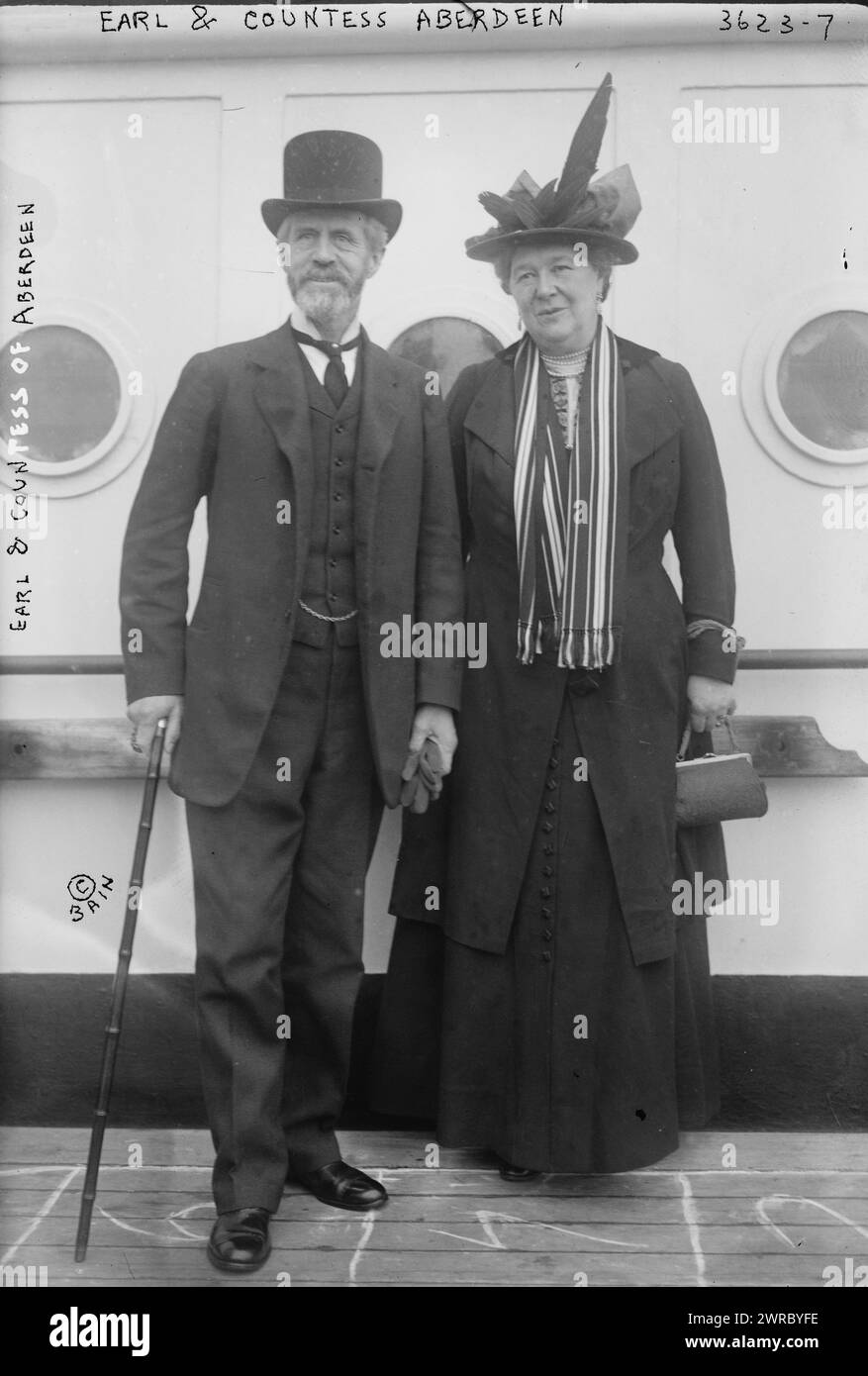 Conde y condesa Aberdeen, fotografía muestra a Lord y Lady Aberdeen a bordo del liner 'Nueva York' de Liverpool., entre aprox. 1910 y ca. 1915, Negativos de vidrio, 1 negativo: Vidrio Foto de stock