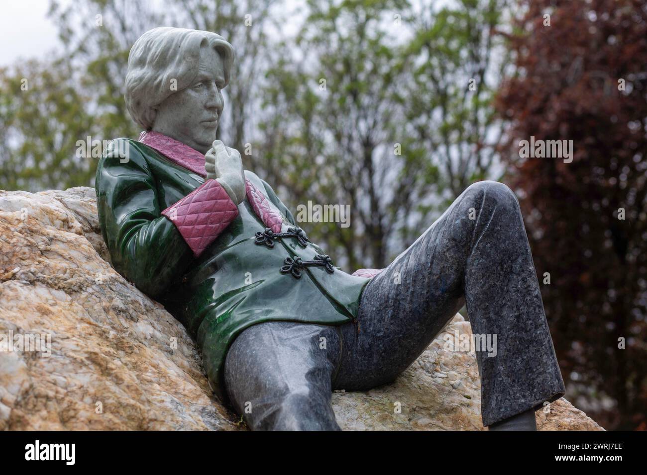 La famosa estatua de Danny Osborne del poeta irlandés, dramaturgo e ingenio, Oscar Wilde. Dublín, Irlanda Foto de stock