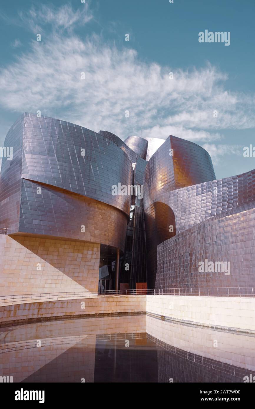 Arquitectura del museo Guggenheim Bilbao, destinos de viaje de Bilbao Foto de stock