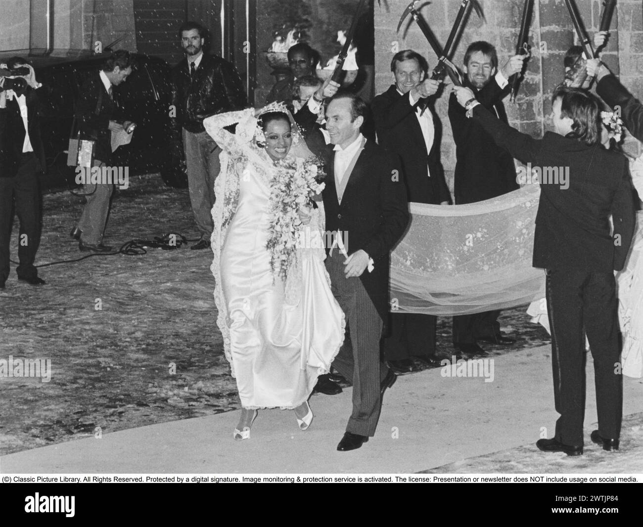 Diana Ross con Arne Naess en su boda el 1 de febrero de 1986 celebrada en Romainmotier Suiza. El empresario noruego era el segundo marido de Diana Ross. Se divorciaron 2000. Foto de stock