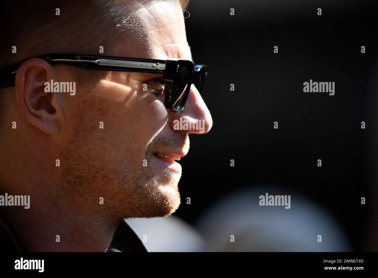 MELBOURNE (AUSTRALIA) 25 de febrero de 2024. En la foto: 27 Nico Hülkenberg (DEU) MoneyGram Haas F1 Team en el paddock en el Gran Premio de Fórmula 1 Rolex de Australia 2024 de la FIA del 22 al 24 de marzo en el Albert Park Street Circuit, Melbourne, Australia. Crédito: Karl Phillipson/Alamy Live News Foto de stock