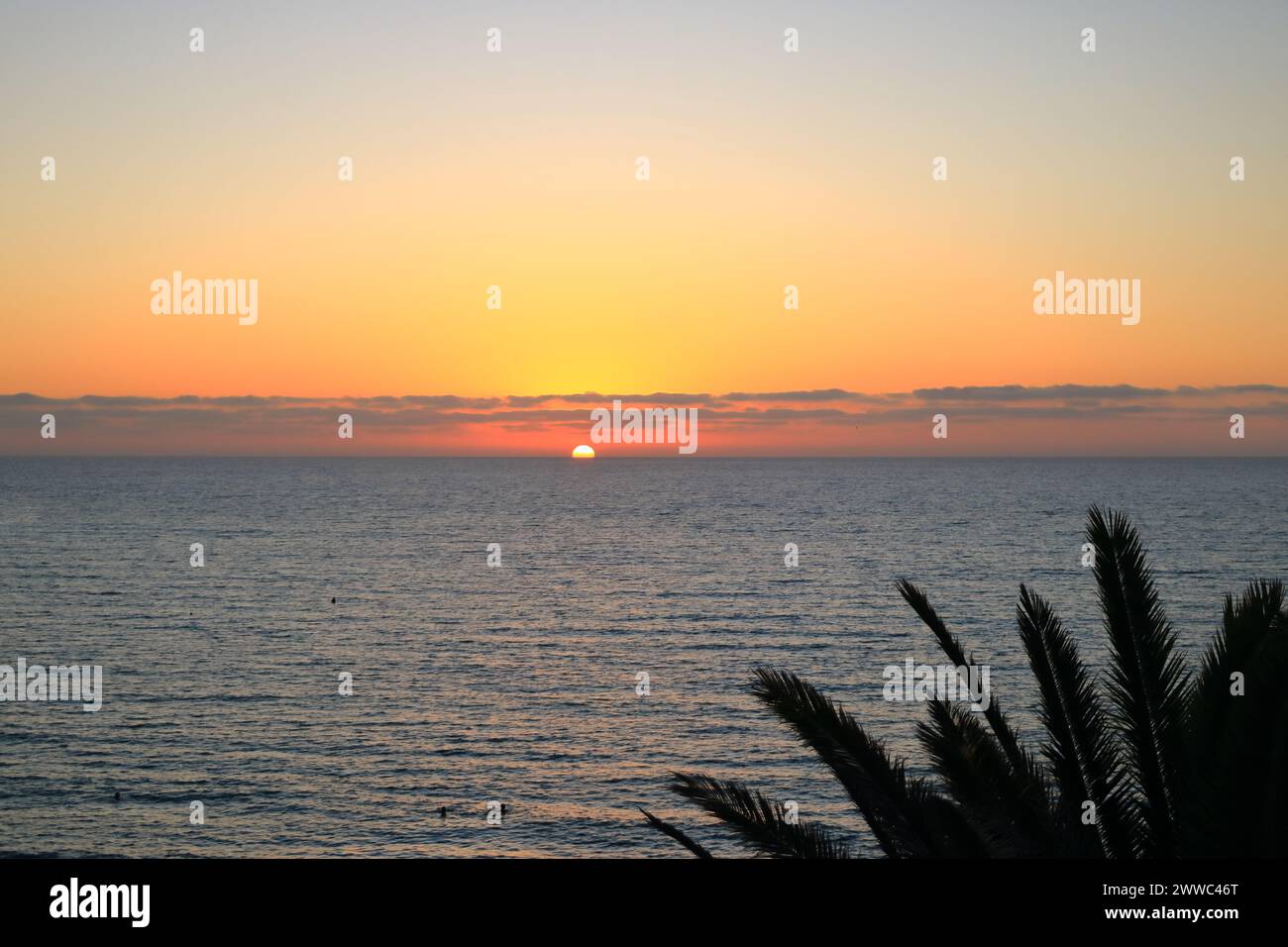 Temprano en la playa de Sotavento, amanecer en Costa Calma, Fuerteventura en España Foto de stock