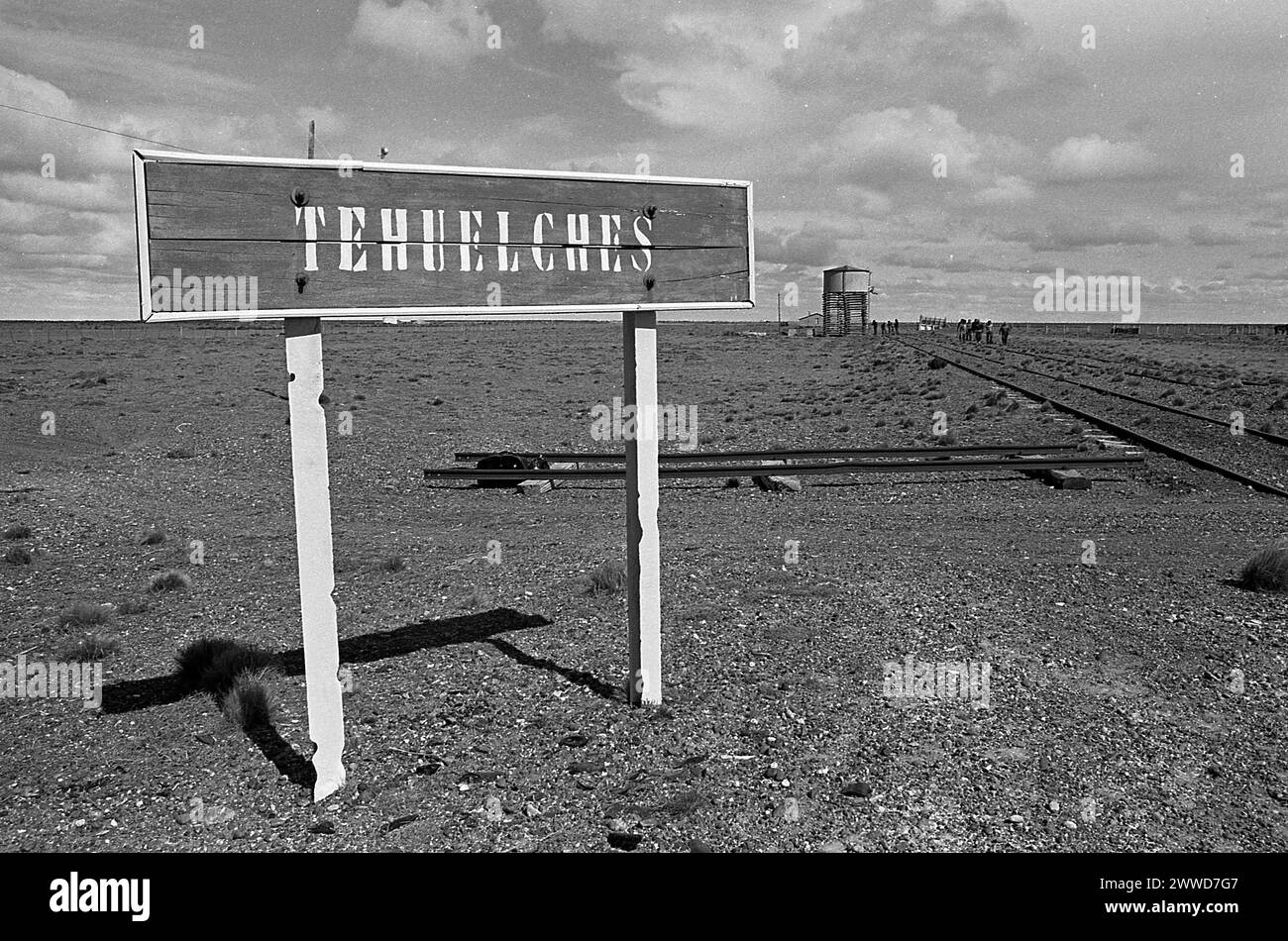 Tehuelches es una estación de ferrocarril patagónica (1914-1978) cerca de Deseado, provincia de Santa Cruz, Argentina. Fue utilizado como locación durante el rodaje de la película 'La Patagonia Rebelde' dirigida por Héctor Olivera, enero de 1974. Foto de stock