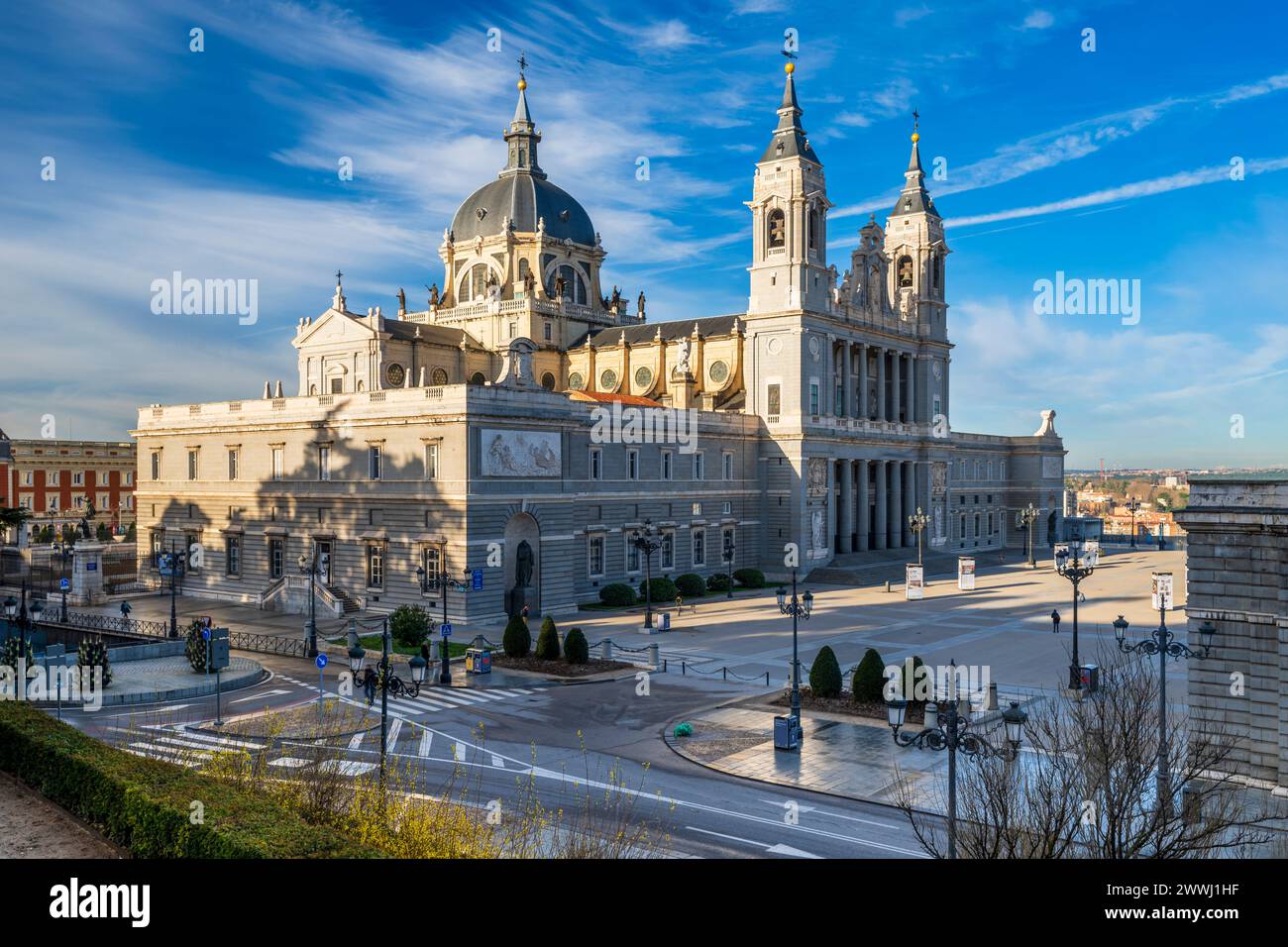 La Catedral de La Almudena, Madrid, España Foto de stock