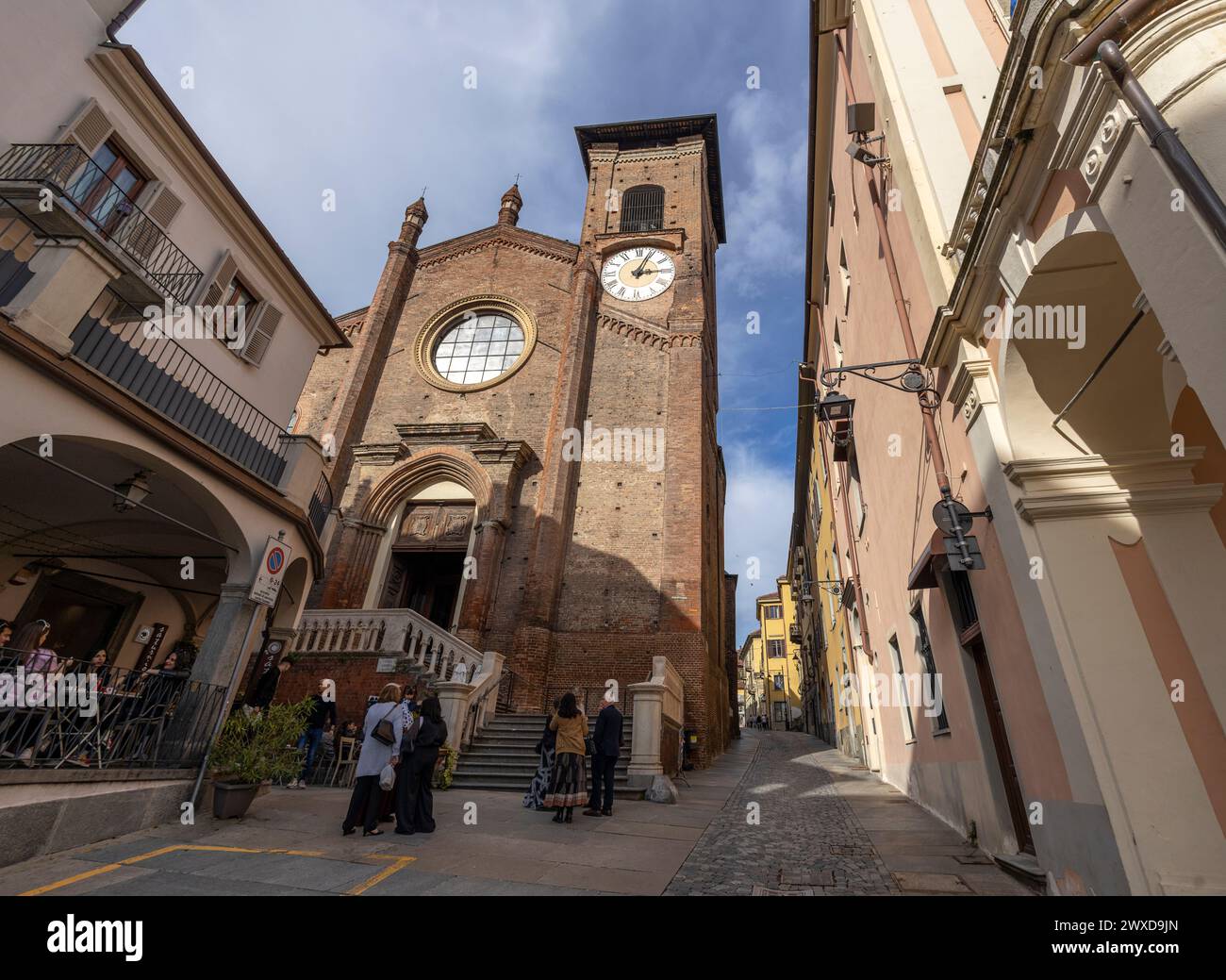 MONCALIERI, ITALIA, 14 DE MAYO de 2023 - Vista de la Iglesia de Santa Maria della Scala en el centro de Moncalieri, provincia de Turín, Italia Foto de stock