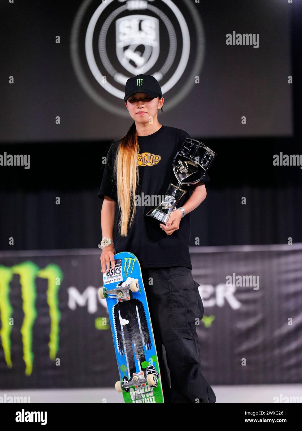 Liz akama obtiene el 1er lugar en la competencia femenina fotografías e