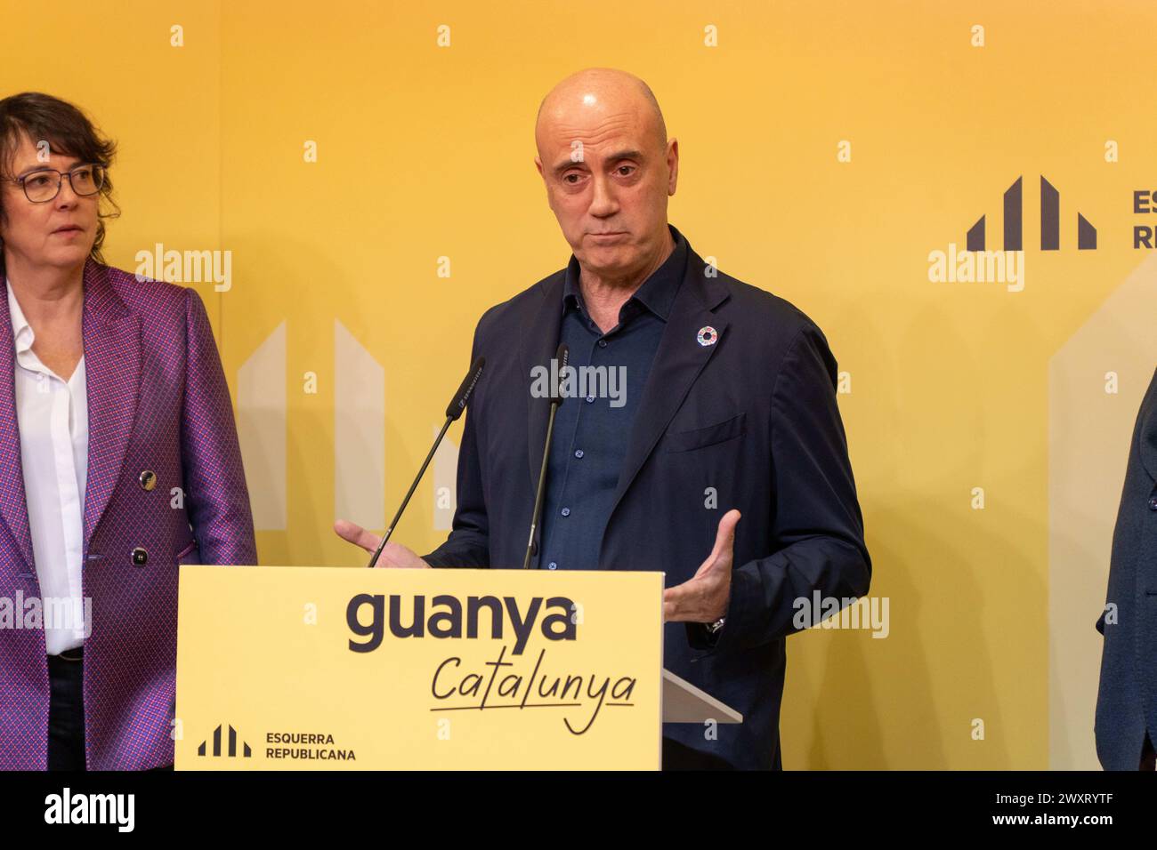 Esquerra presenta a su candidato número 2 para las elecciones europeas, el famoso meteorólogo de la televisión catalana y activista climática, Tomás Molina, argumentando que quiere entrar en la política para poder luchar desde dentro de las instituciones contra el cambio climático. Esquerra presenta su candidato n&#xfa;mero 2 a las elecciones europeas, el famoso meteorólogo de la televisión catalana y activista climático, Tomás Molina, argumentando que quiere entrar en pol&#xed;tica para poder luchar desde dentro de las instituciones contra el cambio climático. En la foto: Tomas Foto de stock