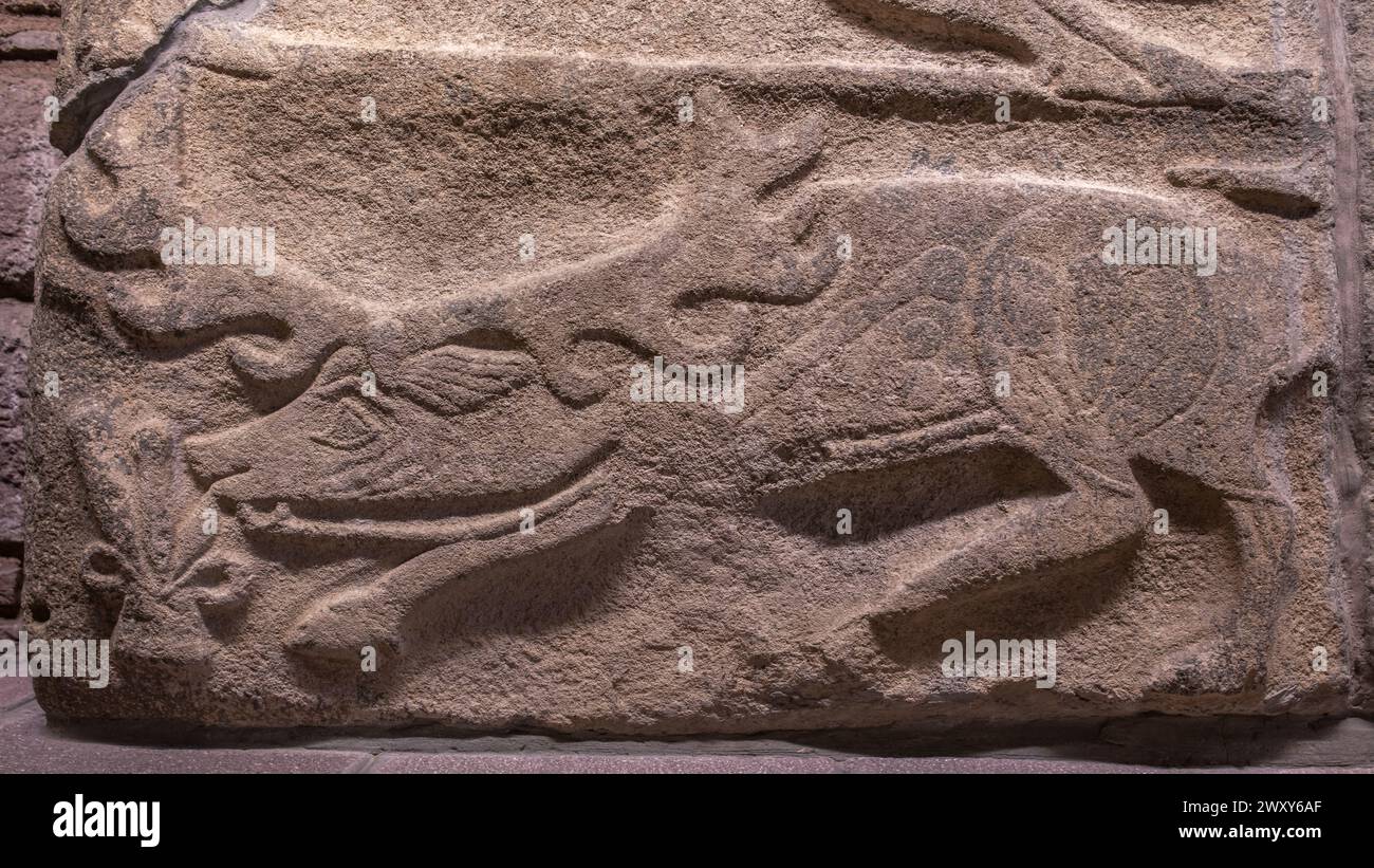 Relieve con ciervos, siglo XIV a.C., basalto, Alacahoyuk, Museo de Civilizaciones Anatolianas, Ankara, Turquía Foto de stock