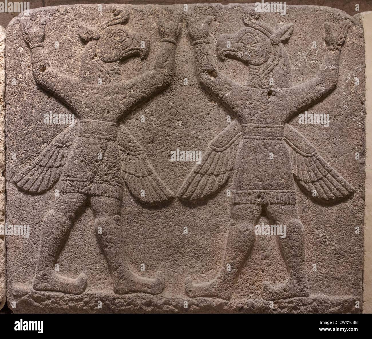 Relieve con demonios alados de grifo, siglo IX a.C., Museo de Civilizaciones Anatolianas, Ankara, Turquía Foto de stock