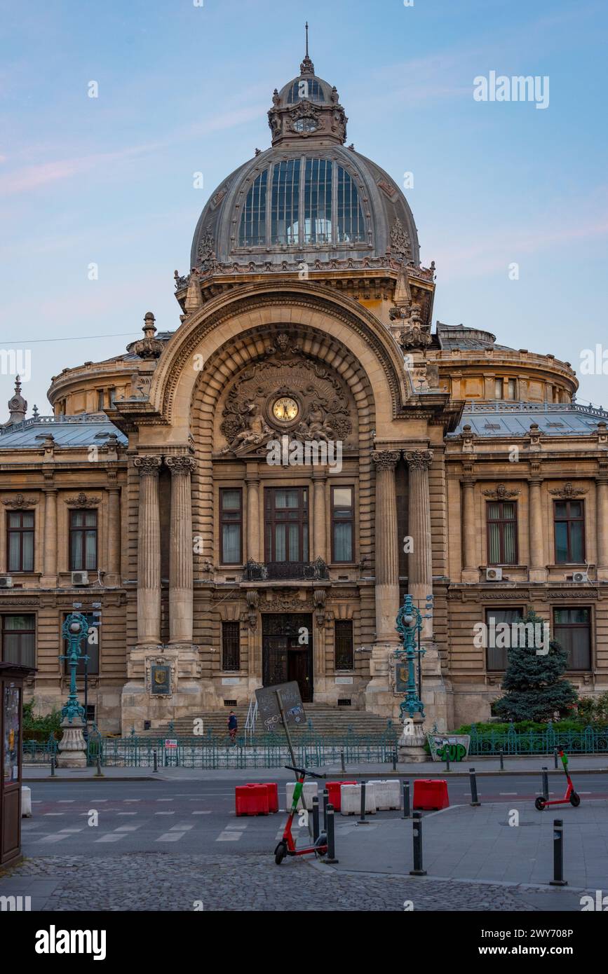 Palacio de Depósitos y Consignaciones en Bucarest, Rumania Foto de stock
