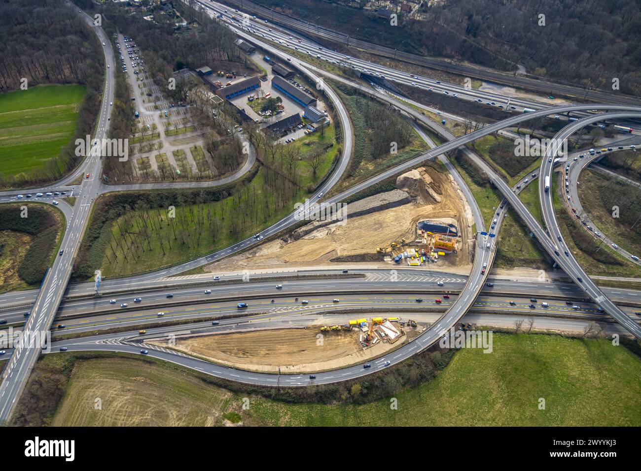 Vista aérea, intercambio Kaiserberg de las autopistas A40 y A3 con obras de construcción, Duissern, Duisburg, zona del Ruhr, Renania del Norte-Westfalia, Alemania Foto de stock