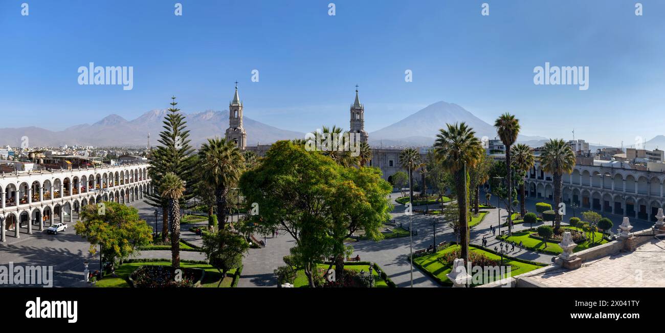 Plaza de armas en Arequipa, Perú Foto de stock