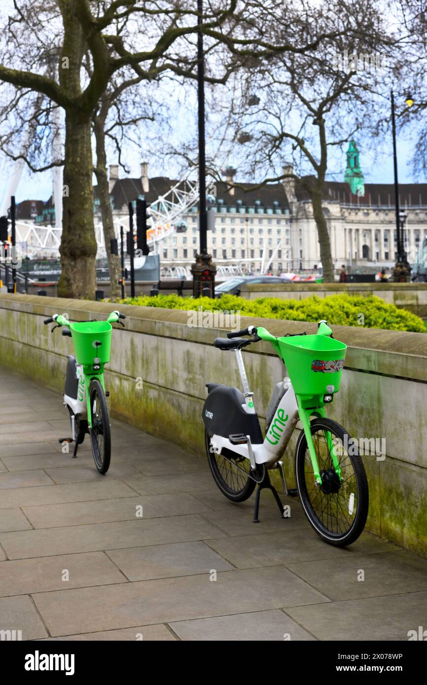 Bicicletas eléctricas de Londres Foto de stock