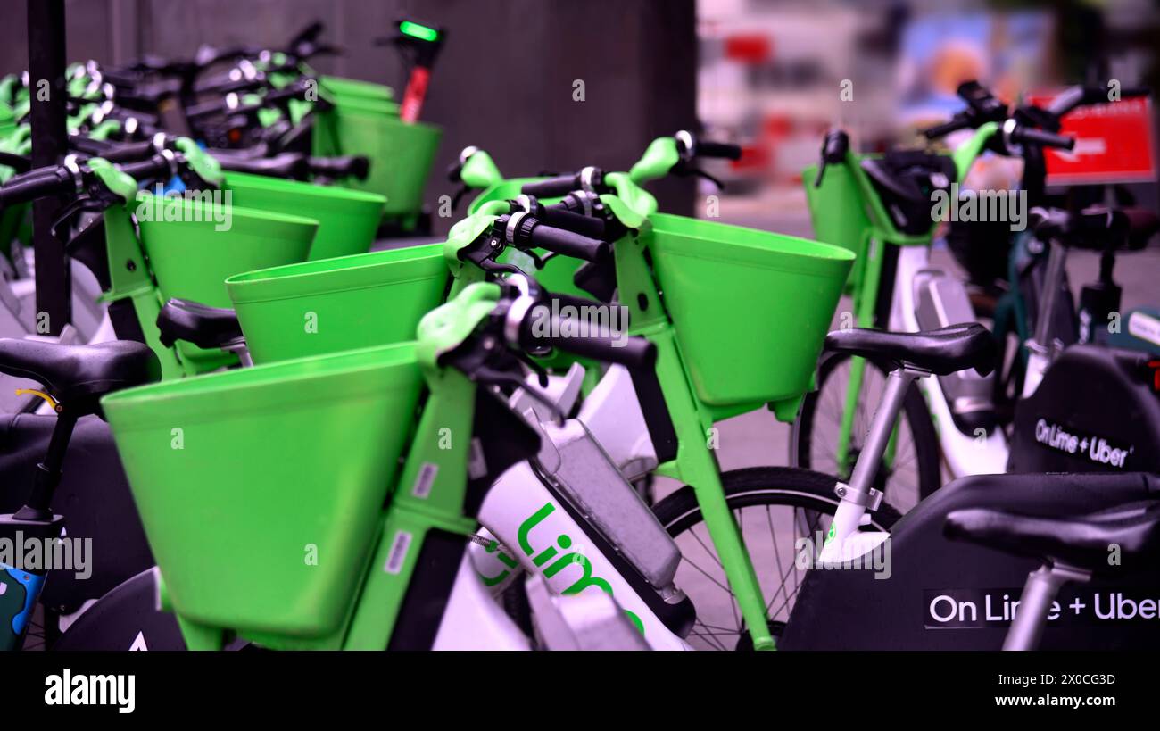 Bicicletas eléctricas de Londres Foto de stock