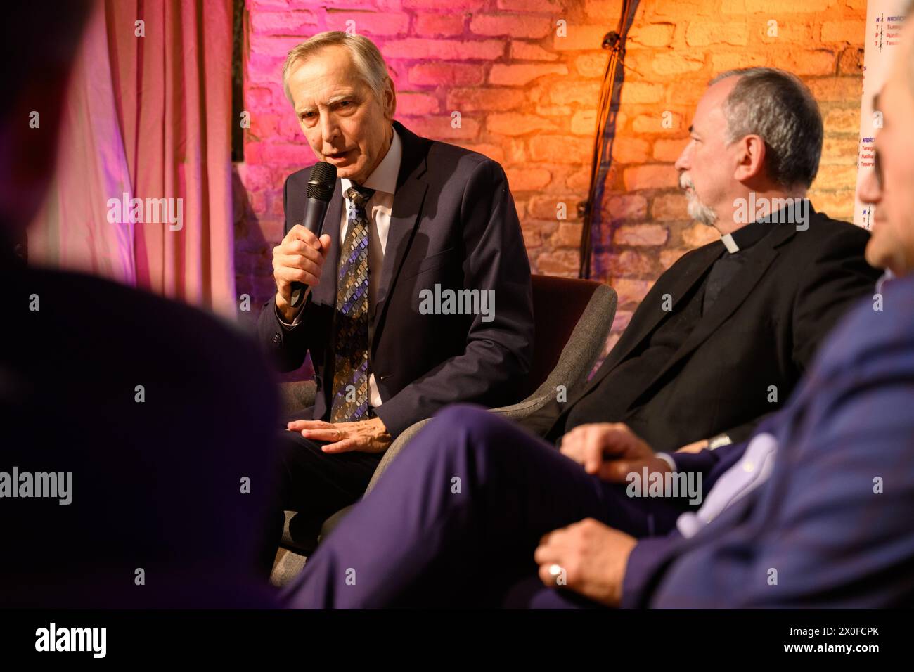 Discusión y presentación del libro 'El matrimonio en la Constitución de la República Eslovaca', de autoría de Ján Figeľ. Foto de stock