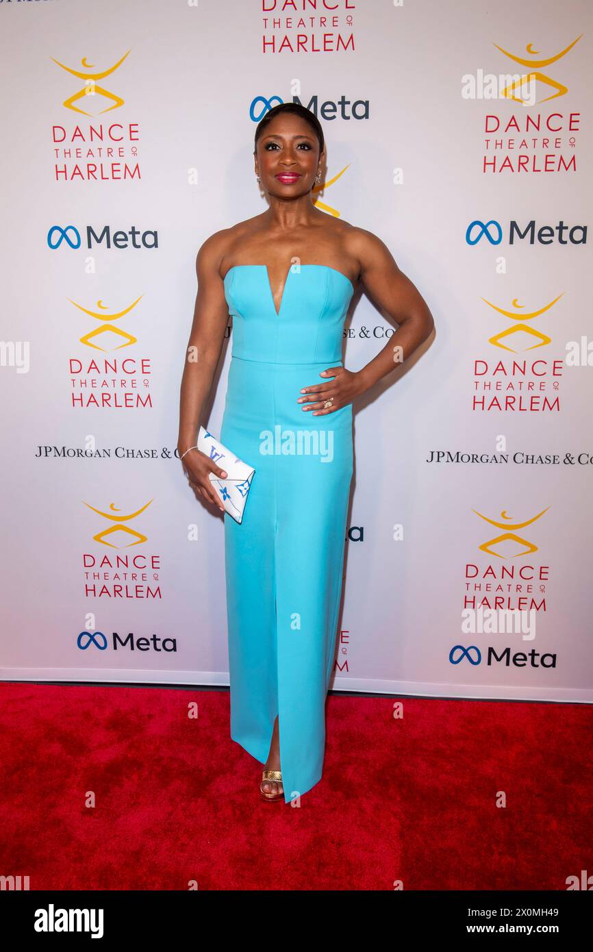 Nueva York, Estados Unidos. 12 de abril de 2024. Montego Glover asiste al Teatro de Danza de la Gala Visión Anual de Harlem en honor a Misty Copeland en el Centro de la Ciudad de Nueva York. Crédito: SOPA Images Limited/Alamy Live News Foto de stock