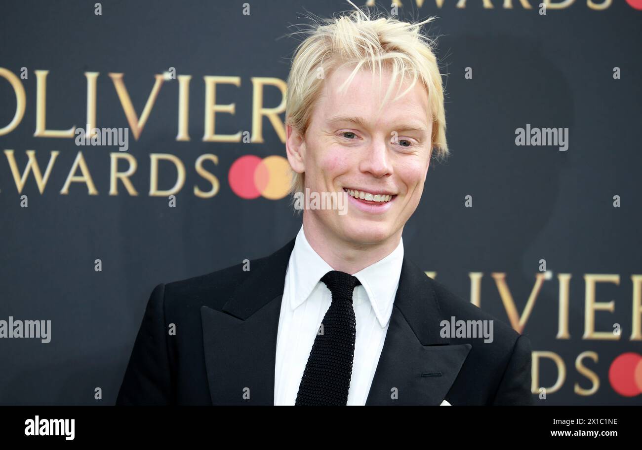 Londres, Reino Unido. 14 de abril de 2024. Freddie Fox asiste a los Premios Olivier 2024 en el Royal Albert Hall de Londres. Crédito: SOPA Images Limited/Alamy Live News Foto de stock