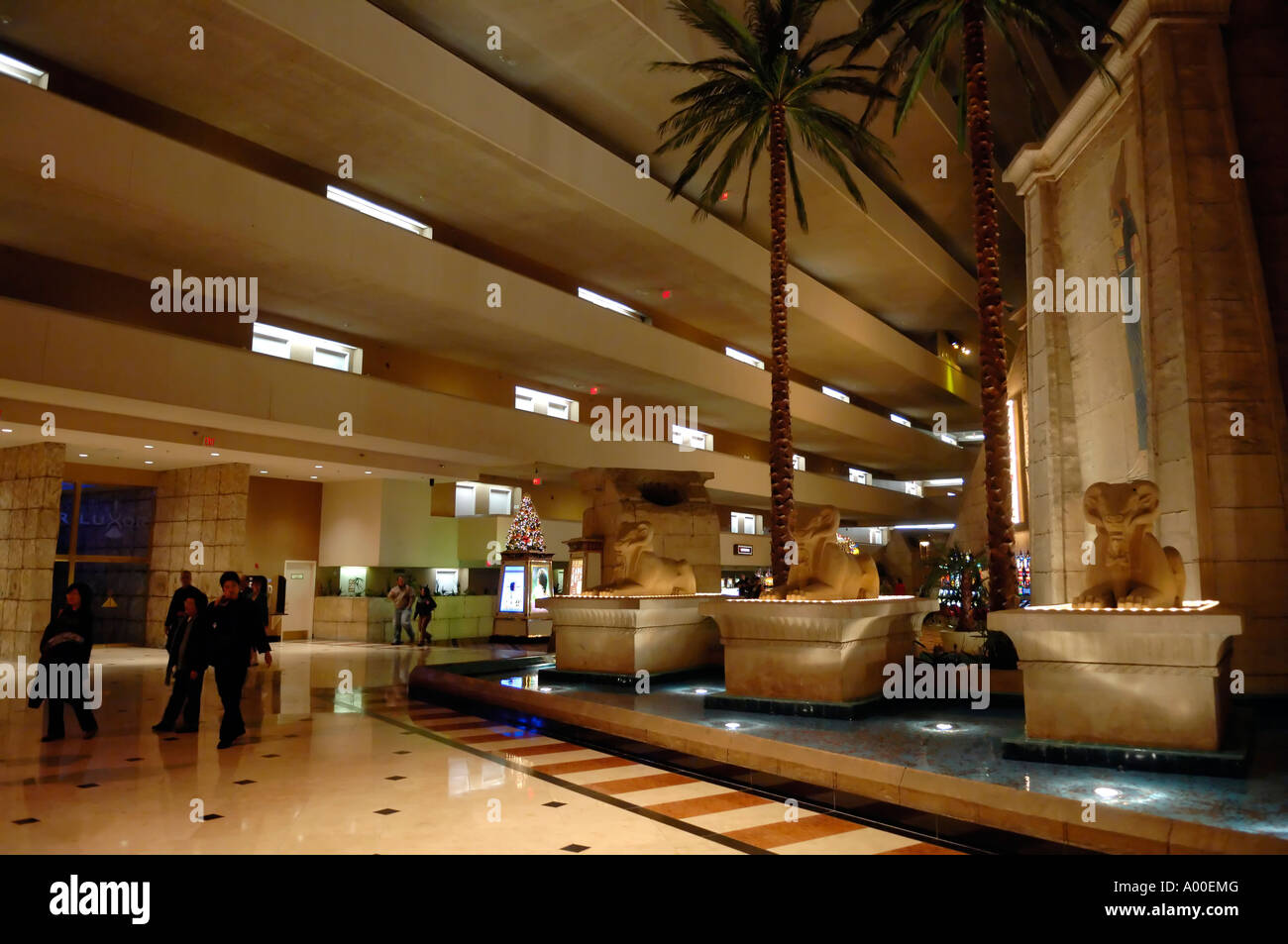 La decoración interior en el Luxor Hotel and Casino en Las Vegas, Nevada Foto de stock