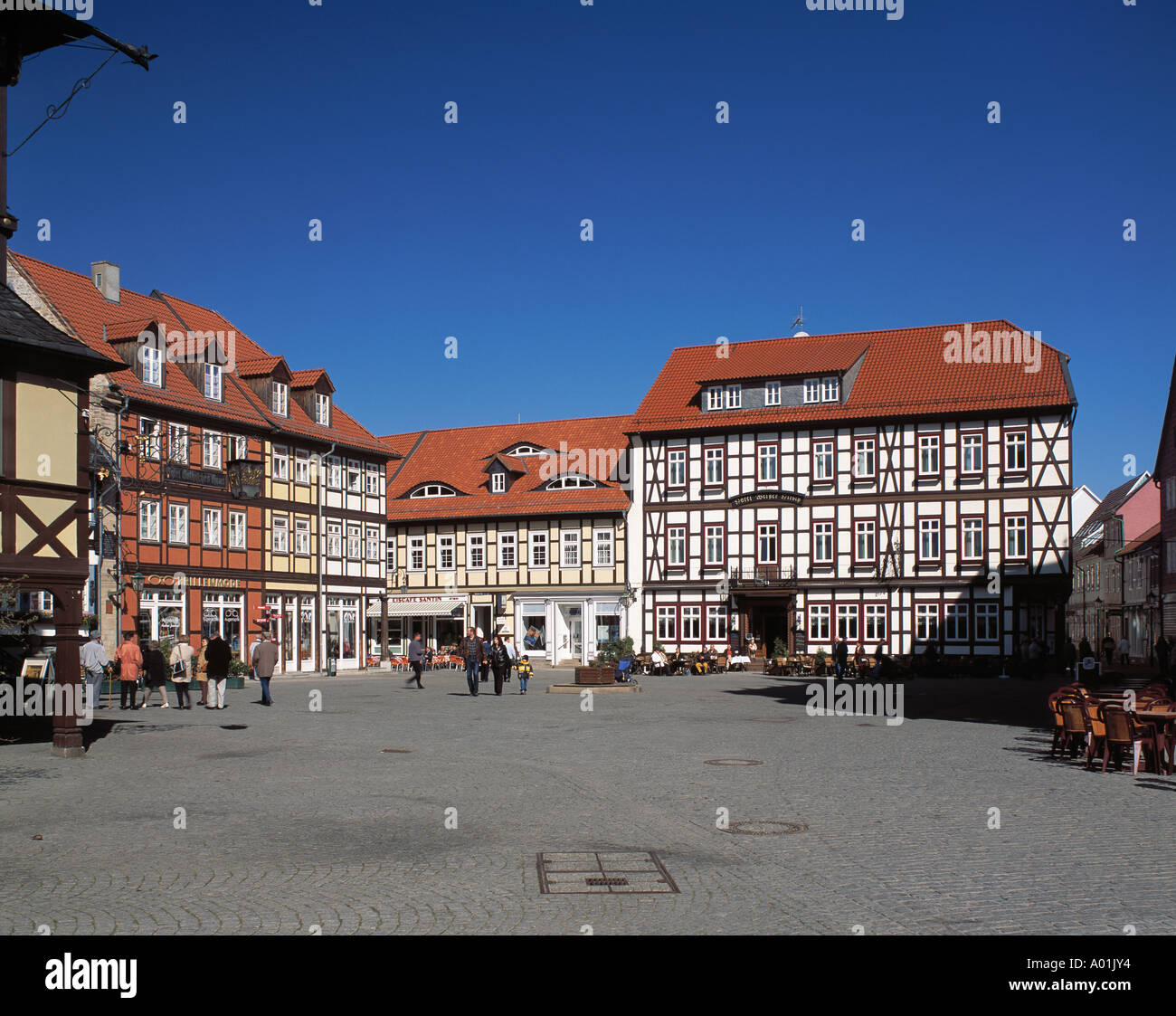 Marktplatz mit Hotel Weisser Hirsch, Fachwerkhaus, Wernigerode, Harz Harz Naturpark, Foto de stock