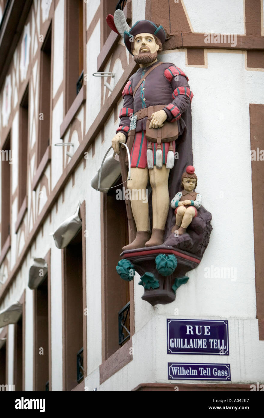 William Tell estatua, Mulhouse, Alsacia, Francia Foto de stock