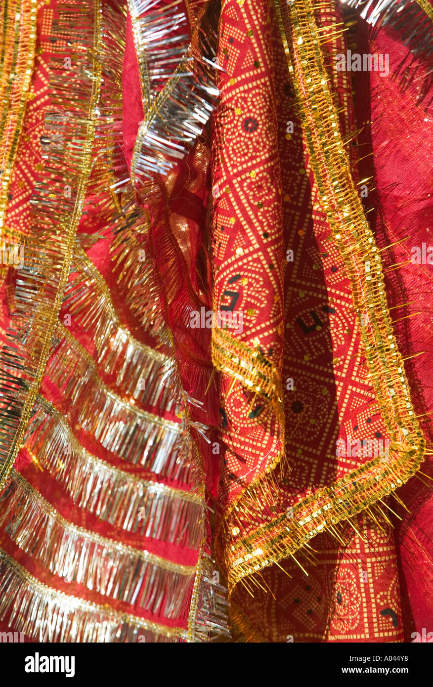 Las telas coloridas, Udaipur, Rajasthan, India Foto de stock