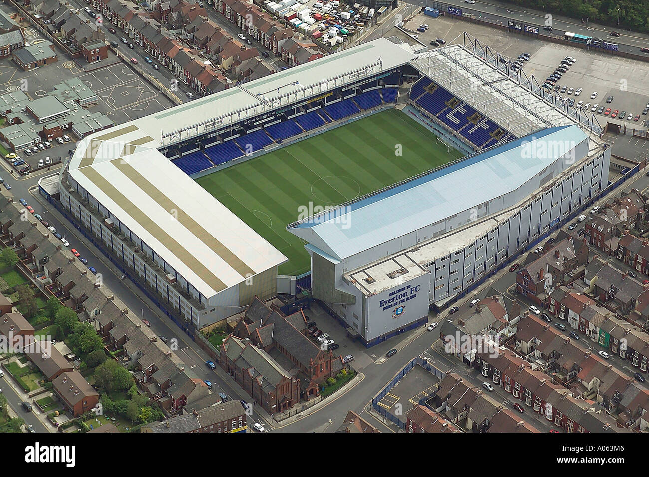 Vista aérea de Everton Football Club de Liverpool también conocido como Goodison Park, hogar de los caramelos o Toffeemen y el Blues Foto de stock