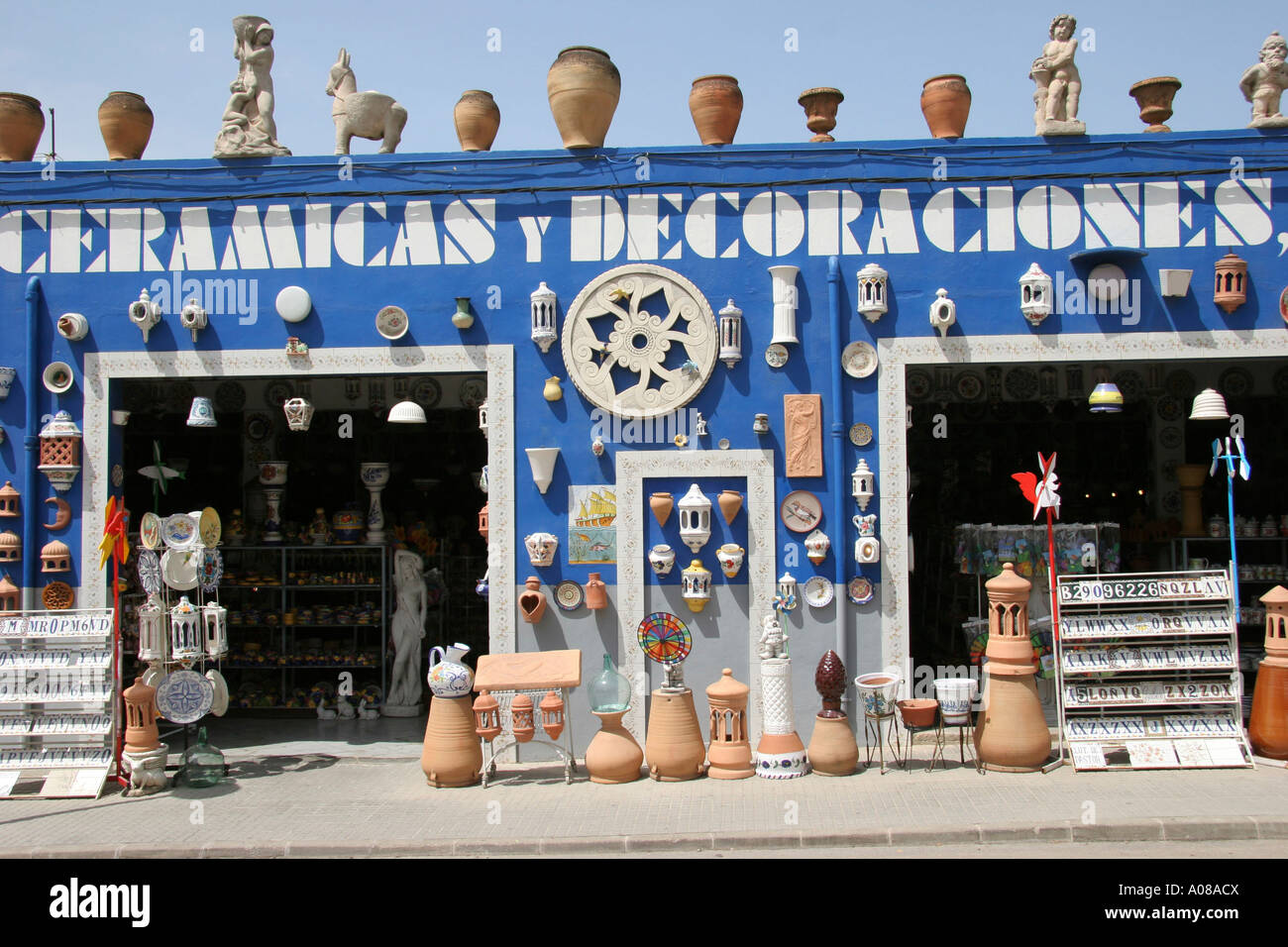 Mallorca Keramik Geschaeft en Manacor, tienda de cerámicas en Manacor  Fotografía de stock - Alamy