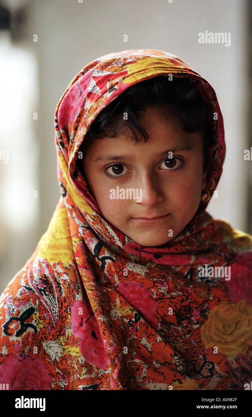 en Pakistán lleva pañuelo requeridos por la ley islámica Fotografía de stock -