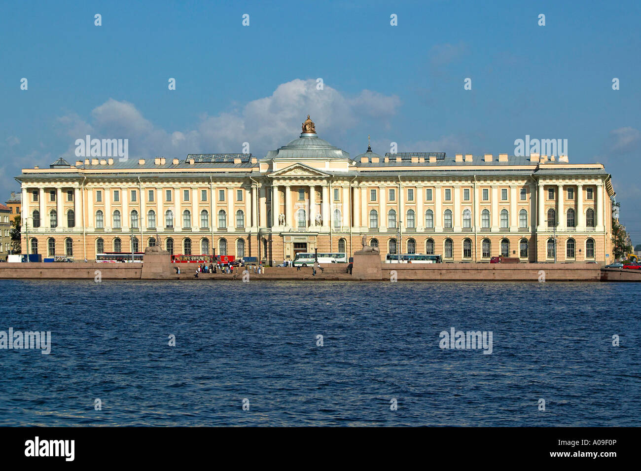 San Petersburgo, la Akademie der Kuenste, San Petersburgo arte academie Foto de stock