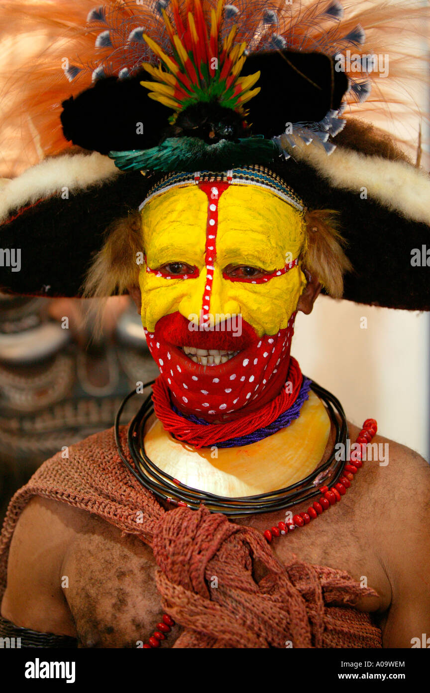 Papua Neu Guinea, Mann mit bemaltem Gesicht, Papua Nueva Guinea, el hombre con cara de color Foto de stock