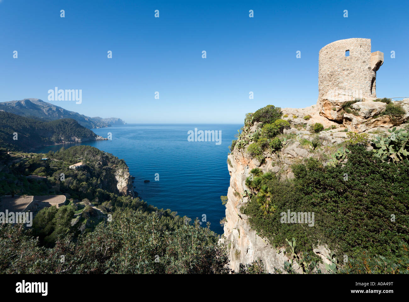 Mirador la Torre de Es Verger, Costa oeste cerca de Banyalbufar, Mallorca, España Foto de stock