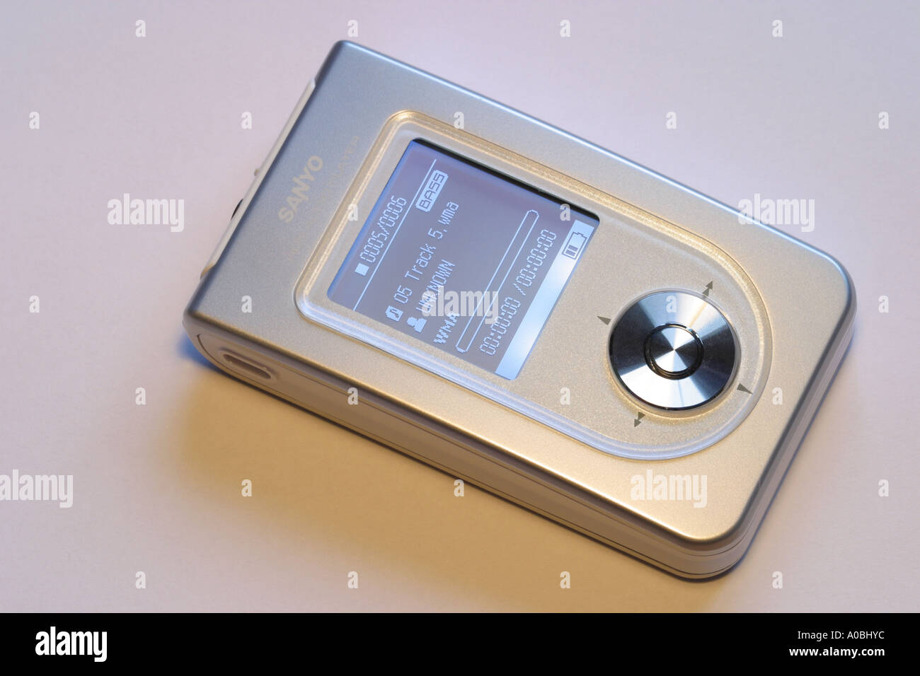 Reproductor de música MP3 de bolsillo de almacenamiento digital de datos  Fotografía de stock - Alamy