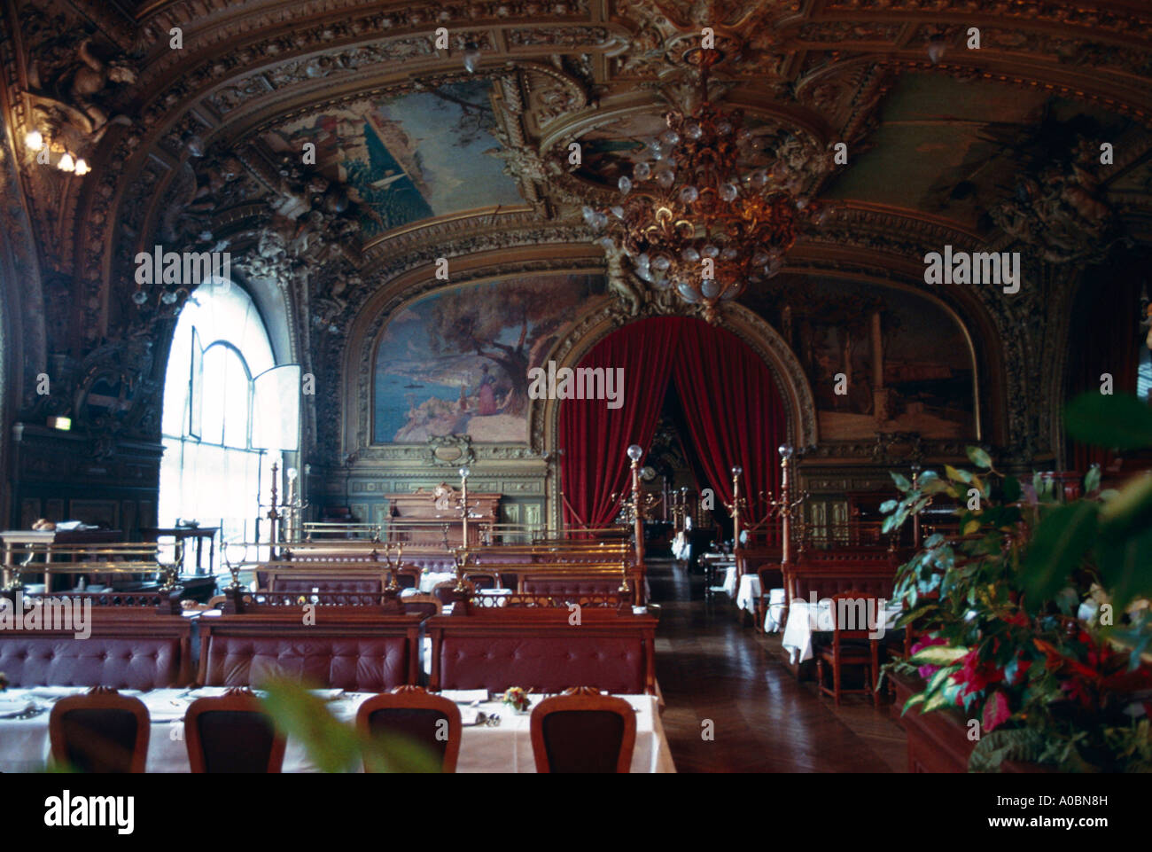 El restaurante Le Train Bleu Interieur Paris Foto de stock