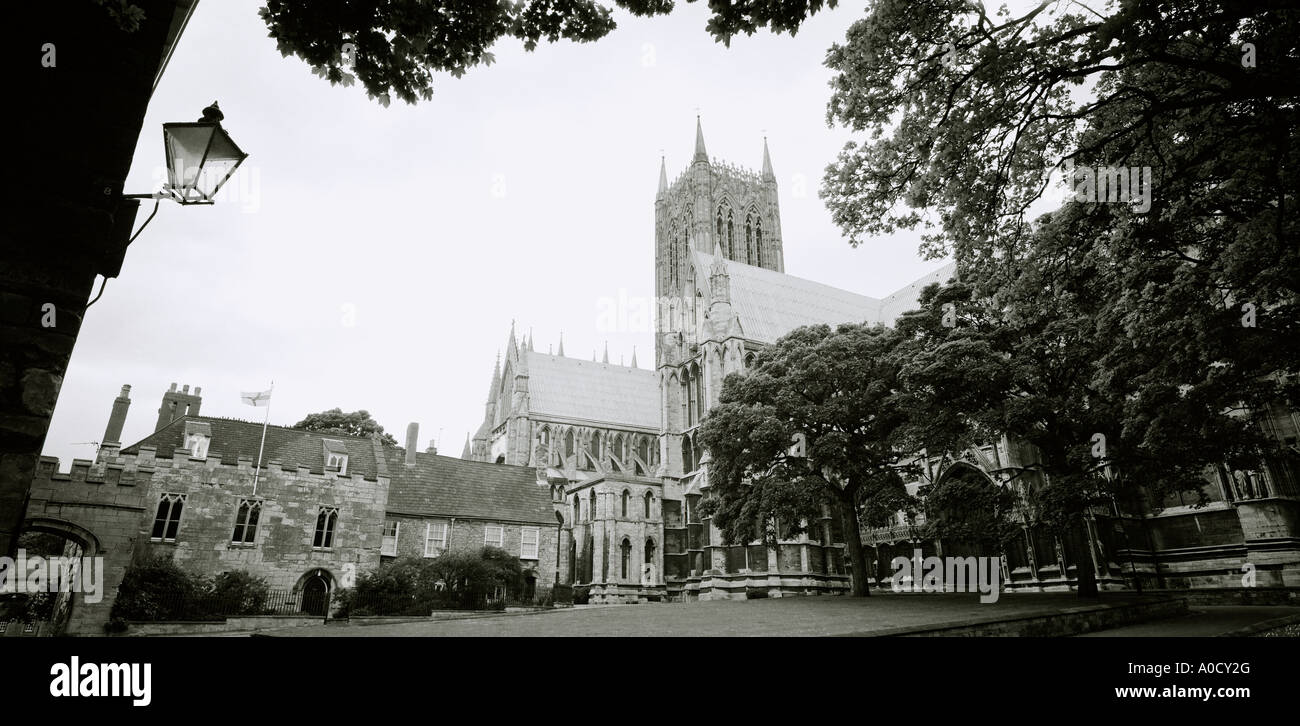 La Catedral de Lincoln en Lincolnshire en Inglaterra en Gran Bretaña en el Reino Unido. La religión cristiana el cristianismo Edificio de arquitectura Foto de stock