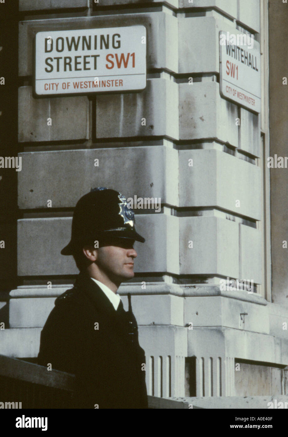 Inglaterra Londres Policía Downing street Foto de stock