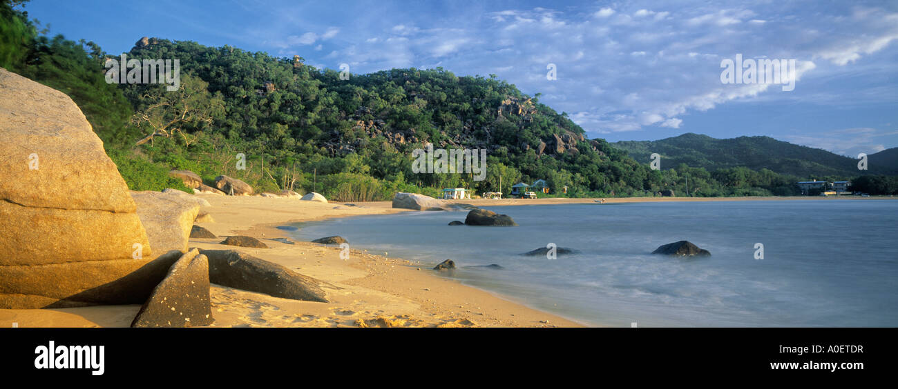 Playa en Isla Imán Nr Cairns, Queensland, Australia Foto de stock