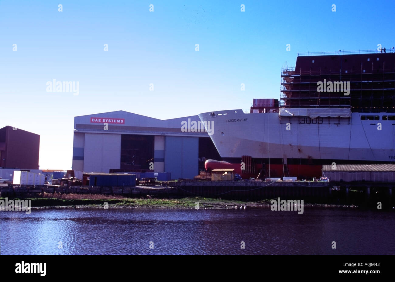 Proa del buque RFA Cardigan Bay en construcción en el astillero de BAE Systems Govan en Clyde Glasgow Escocia Foto de stock