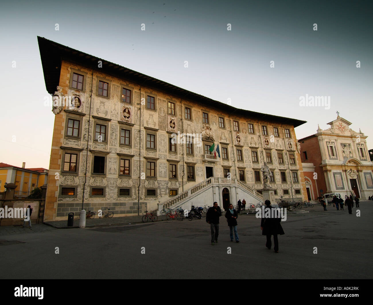 Palazzo dei Cavalieri alberga la Scuola Normale Superiore uno de los más prestigiosos institutos universitarios Italia Pisa Tuscany Foto de stock