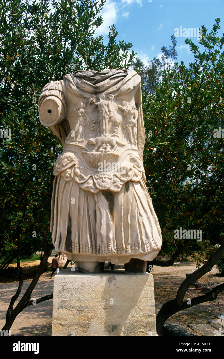 Atenas Grecia Antigua Ágora estatua del emperador Adriano Foto de stock