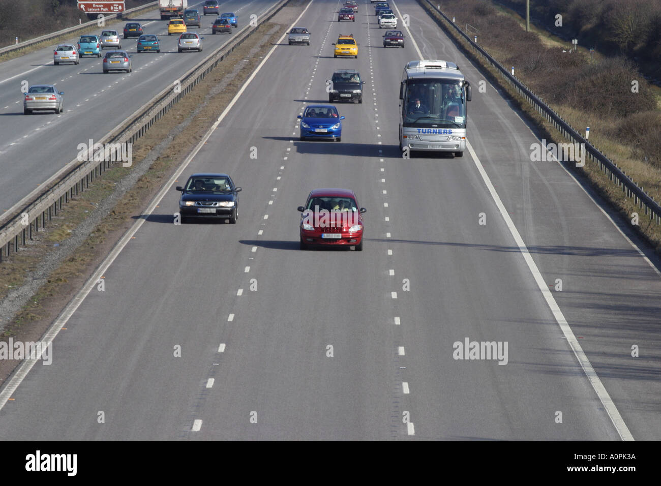 Coche Autopista de tráfico de vehículos de transporte por carretera Foto de stock