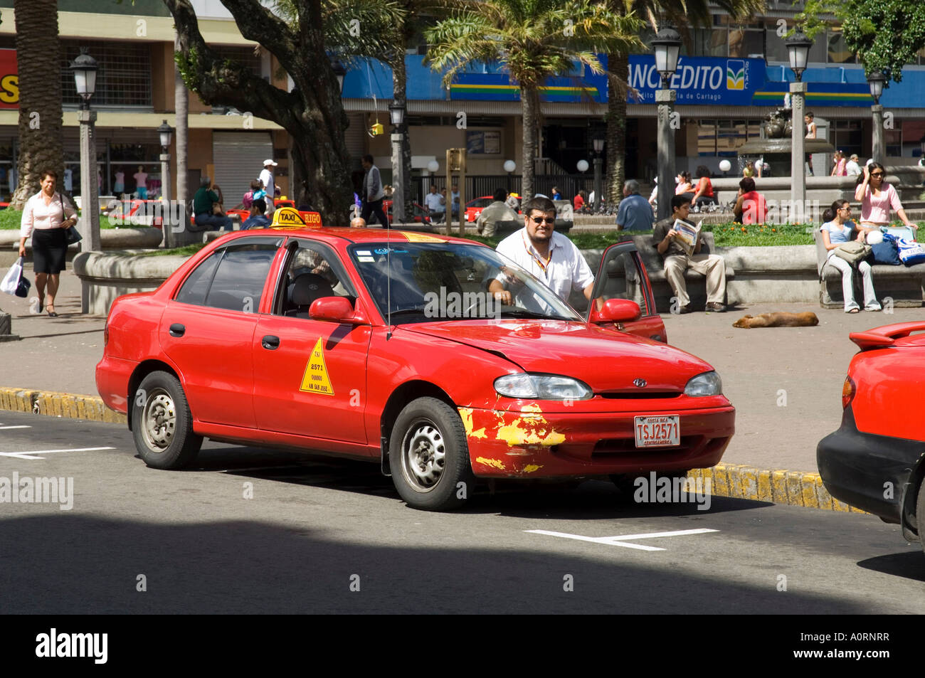Taxis rojos de costa rica fotografías e imágenes de alta resolución Alamy