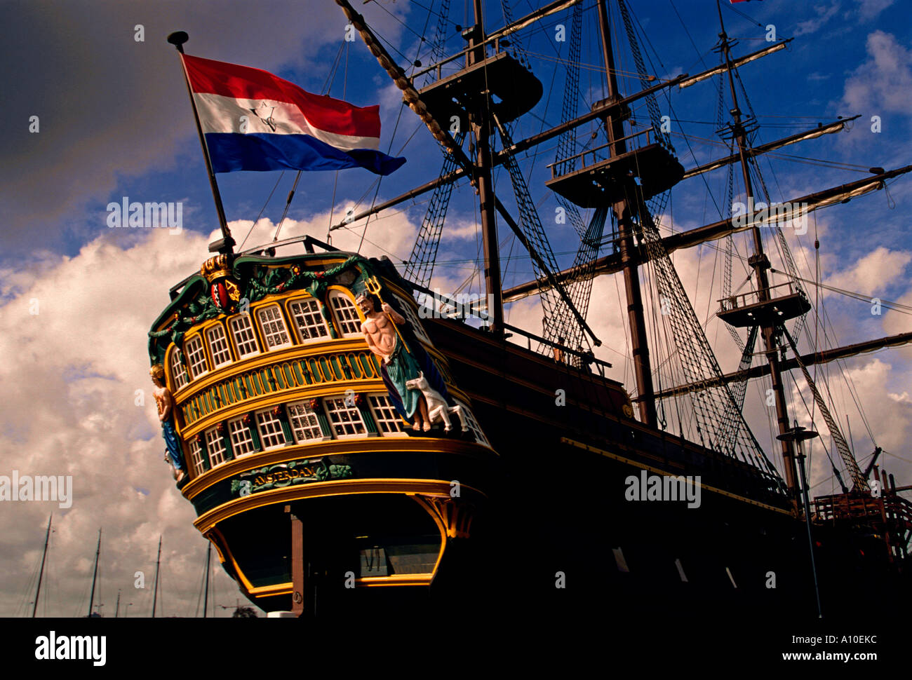 El Amsterdam, de tres mástiles, buque Clipper Ship, réplica, Dutch East India Company barco, el museo marítimo, Amsterdam, Holanda, Países Bajos, Europa Foto de stock