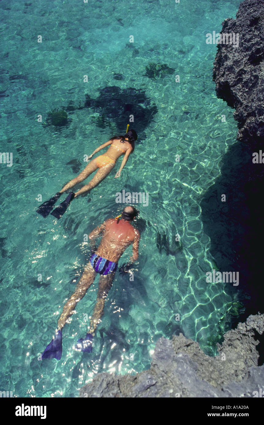 (juego) Imagen de Google Vista-aerea-de-la-pareja-snorkeling-caribe-a1a20a