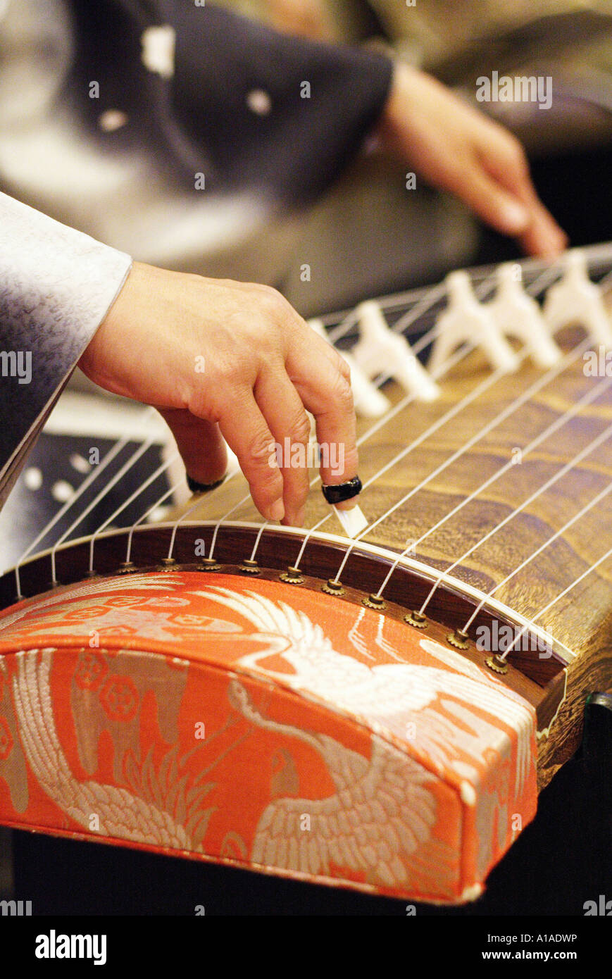 Instrumentos musicales japoneses tradicionales fotografías e imágenes