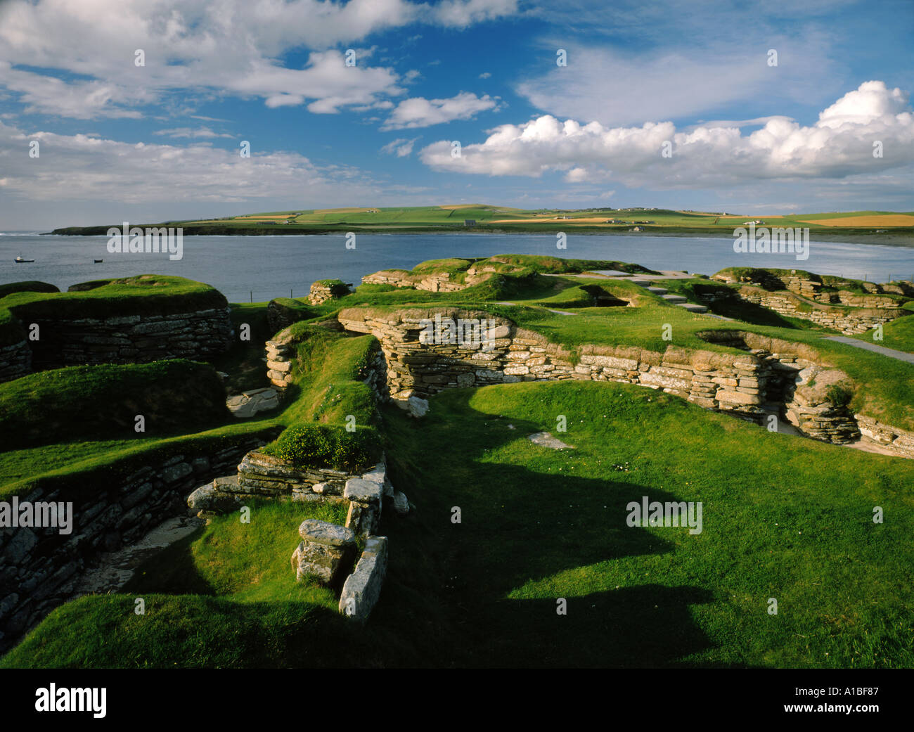 Restos de asentamiento de la edad de piedra al tipo SCARA Brae Islas Orkney, al norte de Escocia, Reino Unido Foto de stock