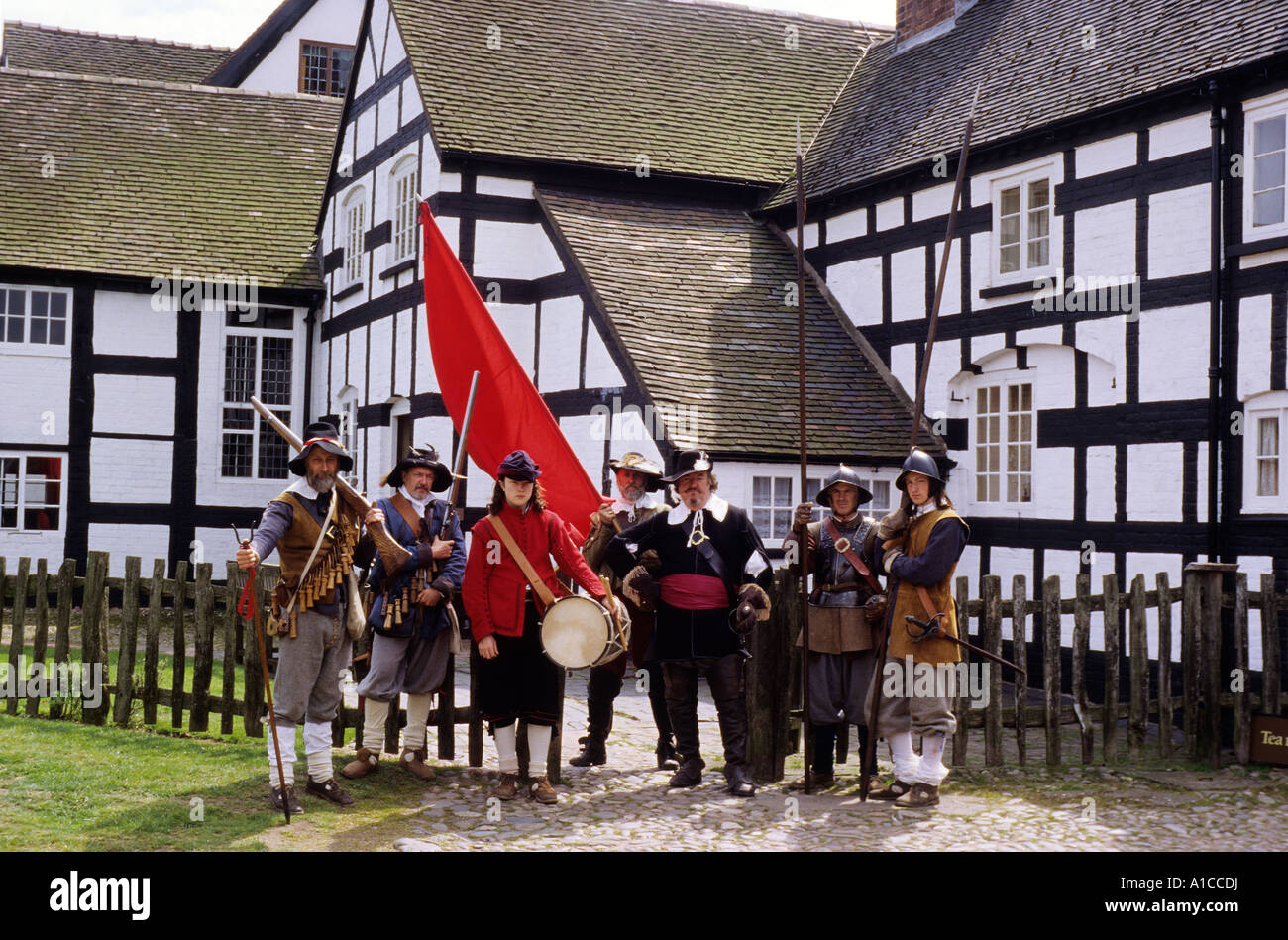 Volver promulgación de mediados del siglo XVII, período de la guerra civil inglesa Boscobel House Shropshire Foto de stock