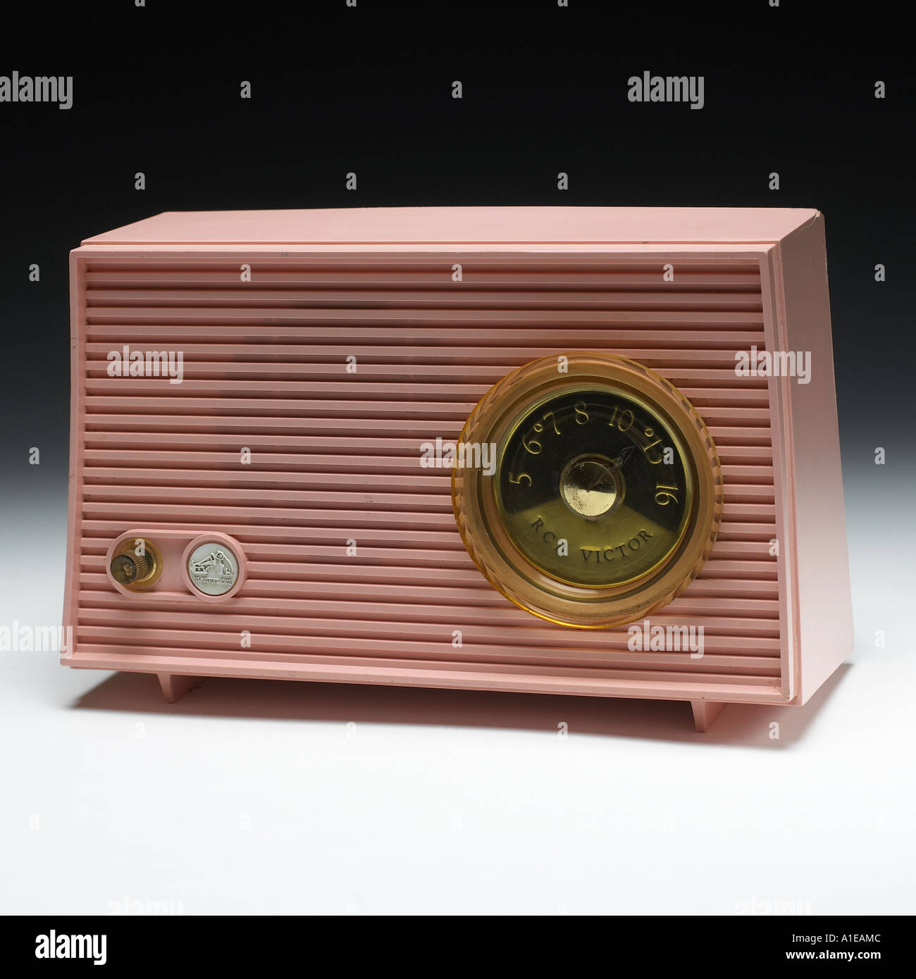 Rca victor radios fotografías e imágenes de alta resolución - Alamy